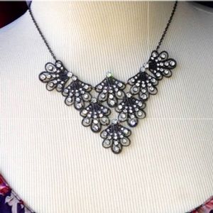 CLAIRE'S Beautiful Art Deco NECKLACE NWT